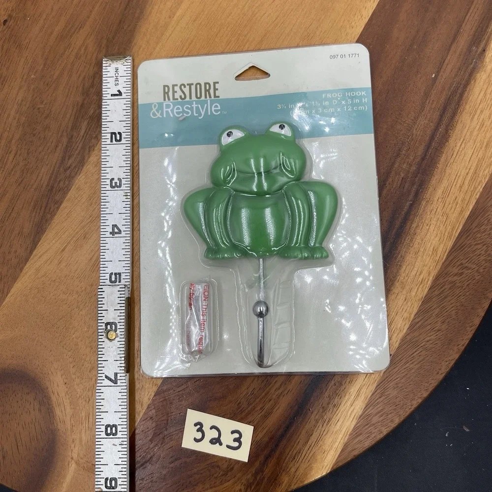 Restore & Restyle‎ Frog Hook NIP 3.25